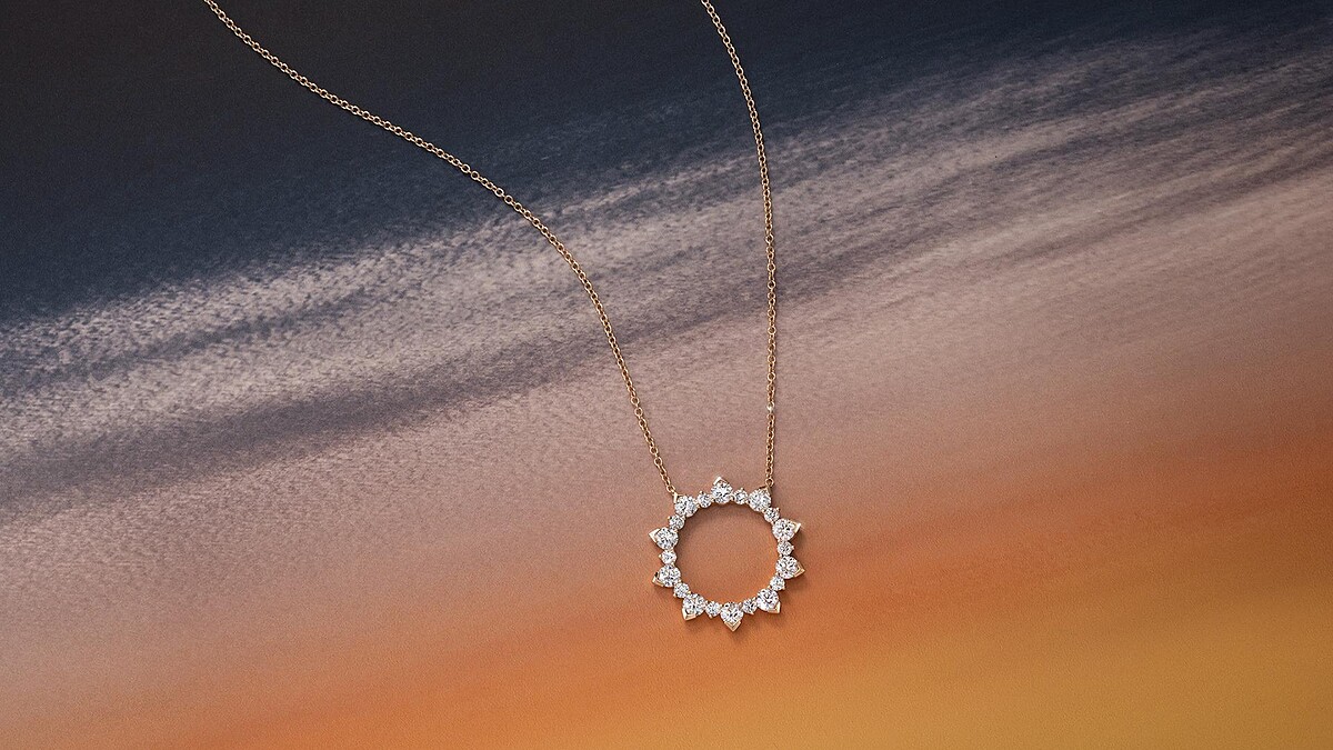 Aerial Regal Eclipse玫瑰金鑽石項鍊。