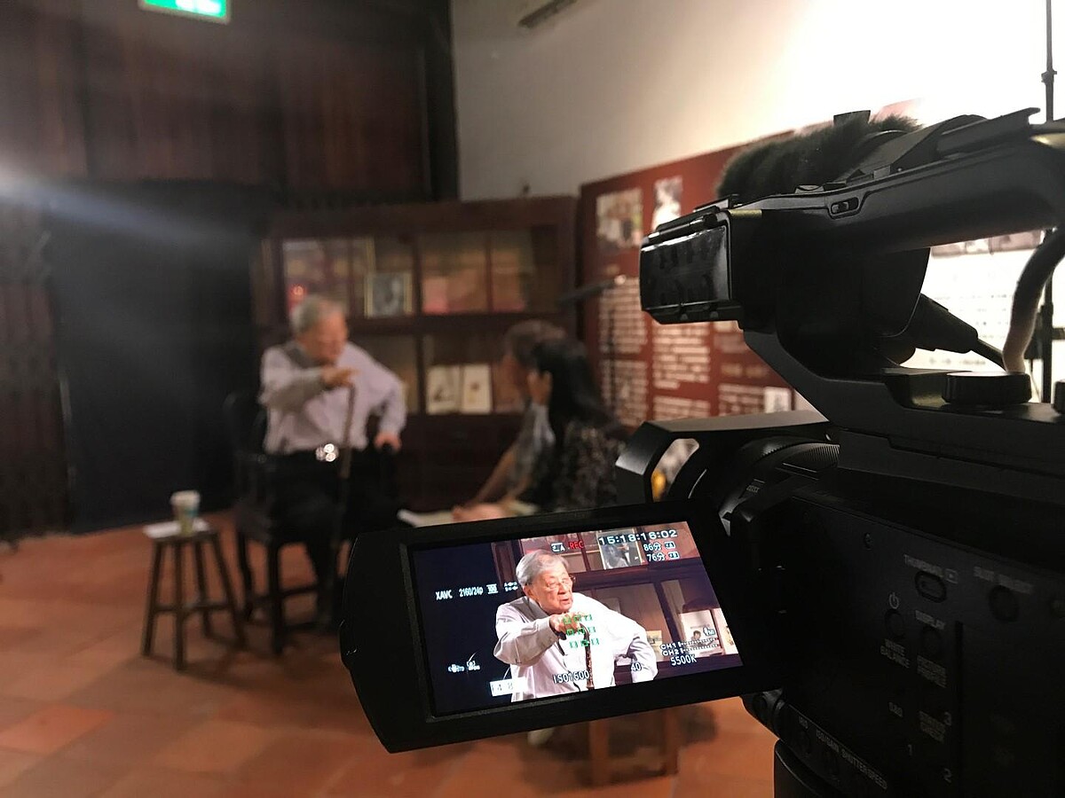 何平導演花費三年半拍攝台灣電影教父李行的紀錄片《行影.不離》金馬影展閉幕獻映