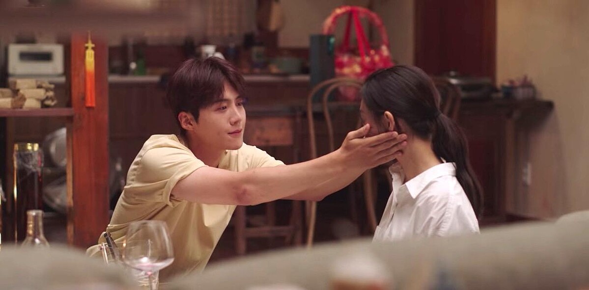 《海岸村恰恰恰》金宣虎 捧臉殺全融化了！