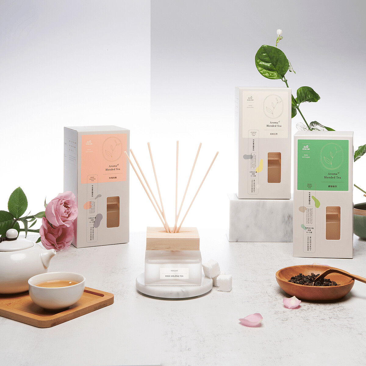 去味大師 竹木香茶韻系列：玫瑰烏龍(粉)室內擴香，麝香綠茶(綠)室內擴香，白茶茉莉(白)室內擴香，正裝NT199/80ml、補充裝NT149/90ml。