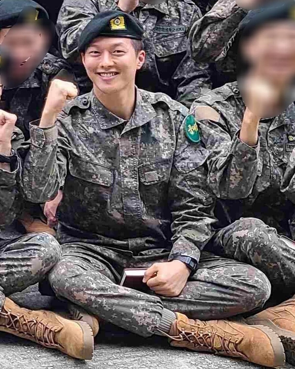 張基龍 快快樂樂當兵中!