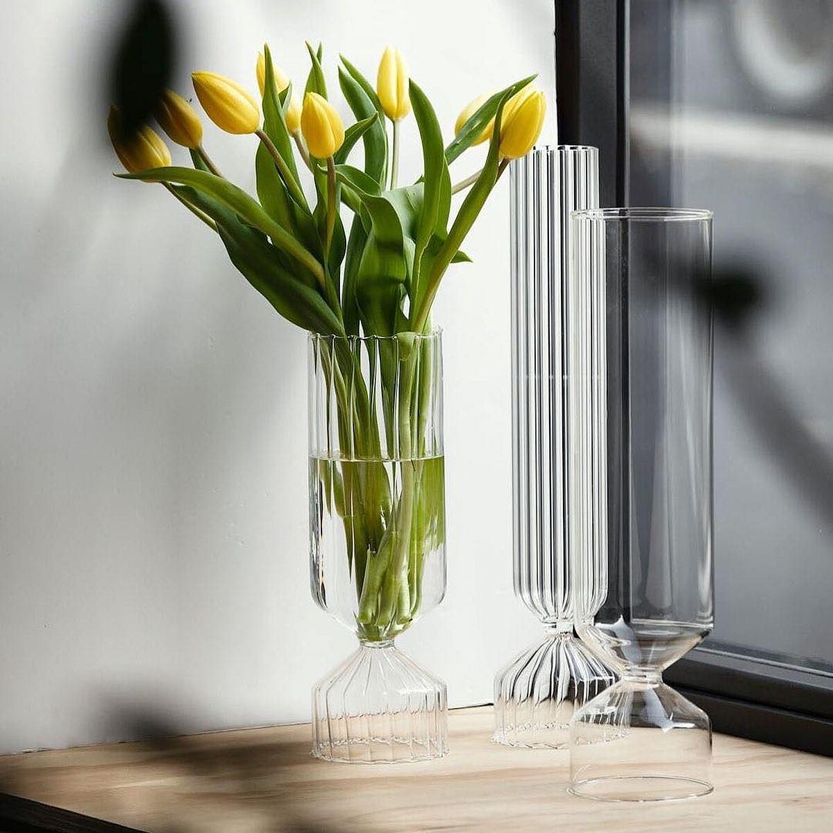 除了能作為酒飲器皿，也能是花瓶。