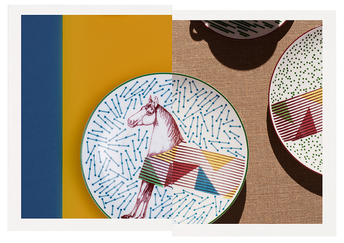 Hippomobile 系列甜點盤，極白瓷器，共有3款圖紋可選擇。