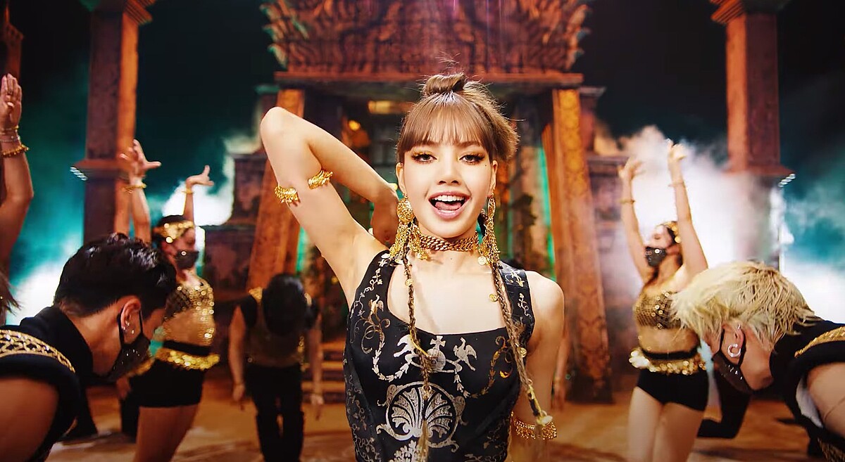  LISA〈LALISA〉MV神廟場景超用心！