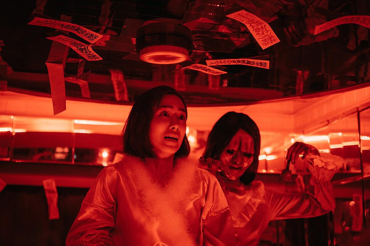 温貞菱在雄影形象影片中,遇到背後靈放聲尖叫