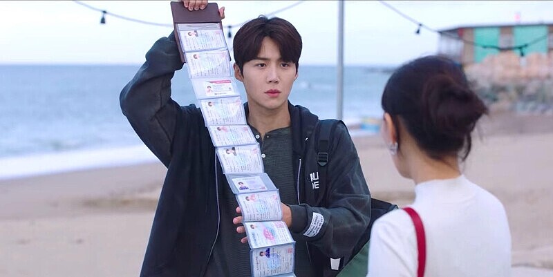 《海岸村恰恰恰》金宣虎「斜槓洪班長」才藝富翁無誤！