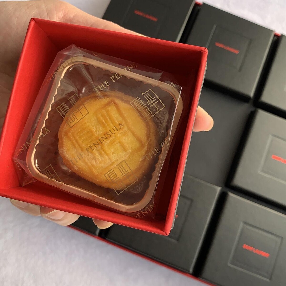 Saint Laurent時髦黑月餅禮盒