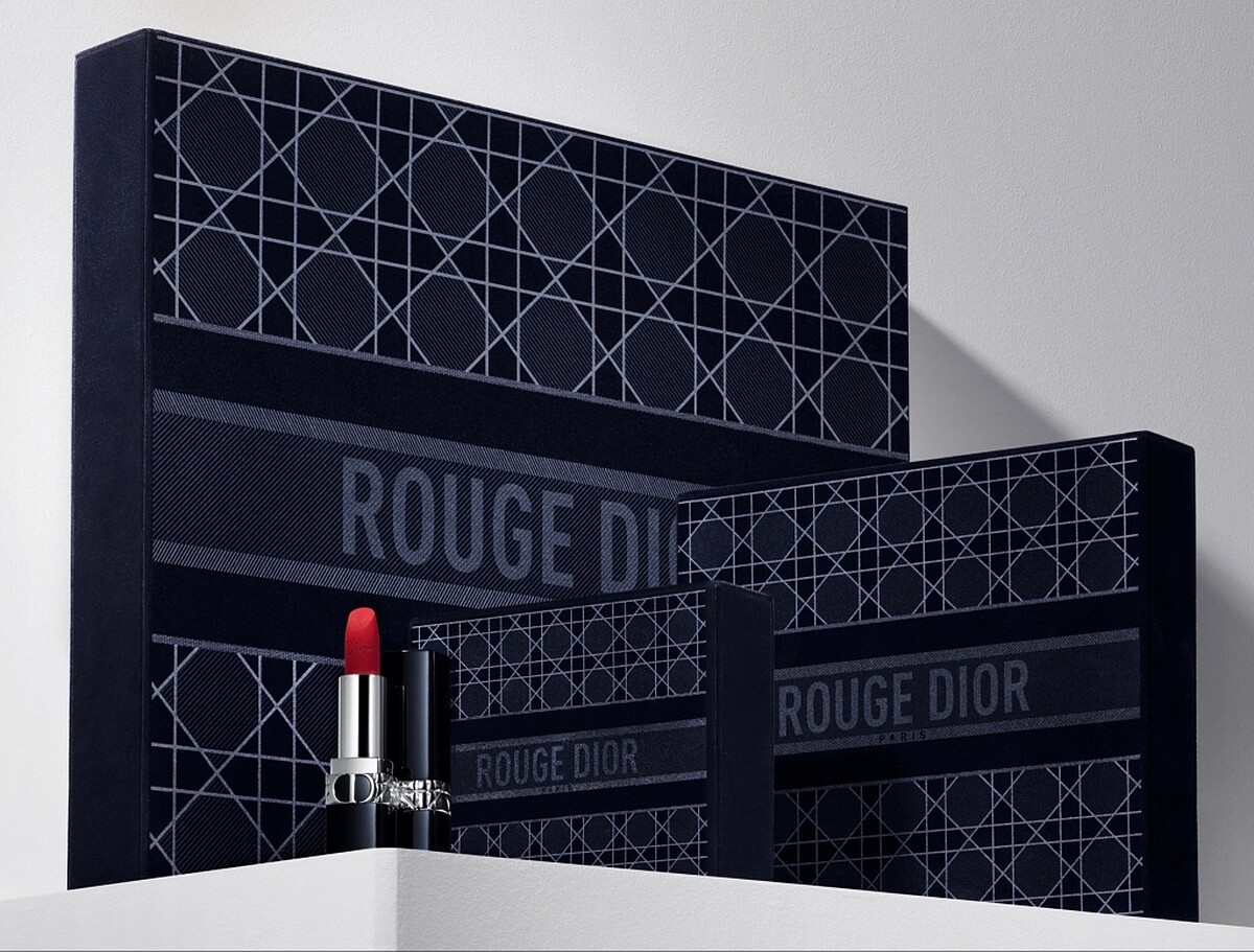 DIOR迪奧2021限量藍星高訂絲絨禮盒。