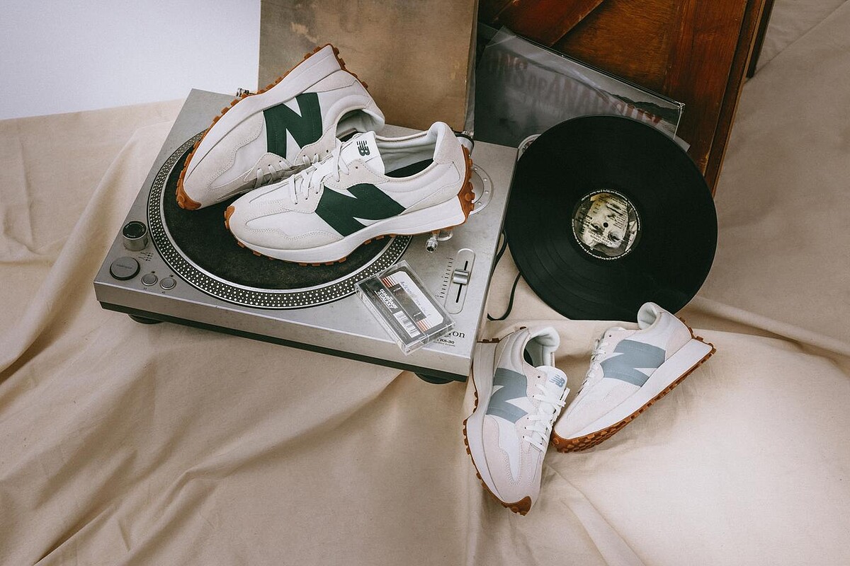 New Balance 327，NT2,980