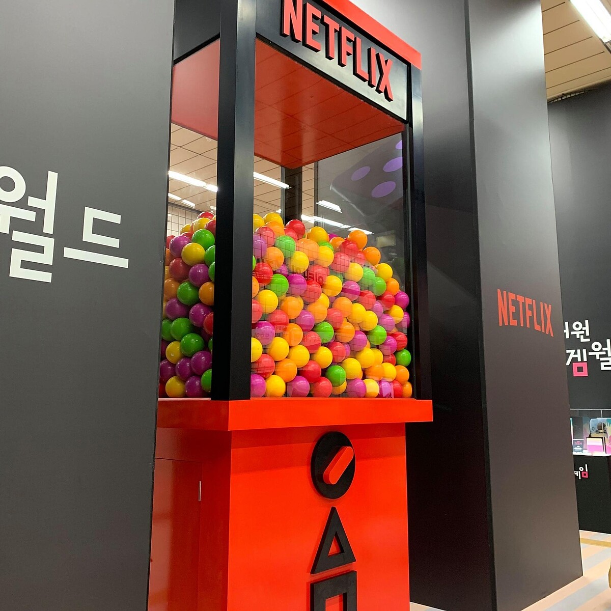 《魷魚遊戲》韓國梨泰院站打造沈浸式「遊戲現場」！