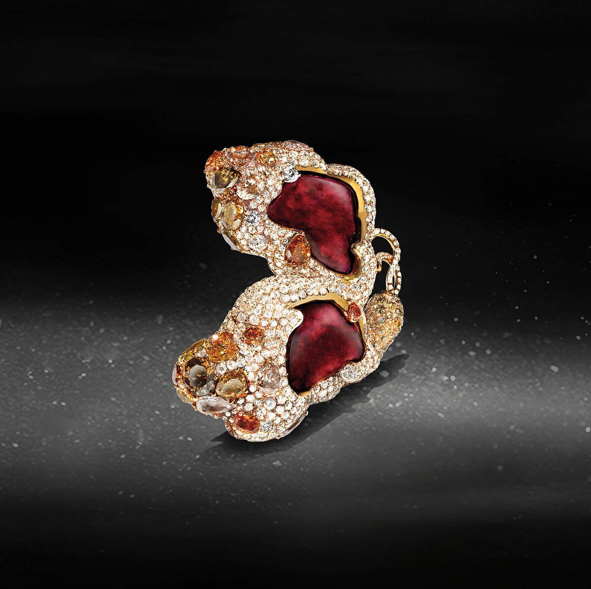 CINDY CHAO The Art Jewel_2008 Black Label Masterpiece Ruby Butterfly Back 紅寶側飛蝴蝶 (正面) 