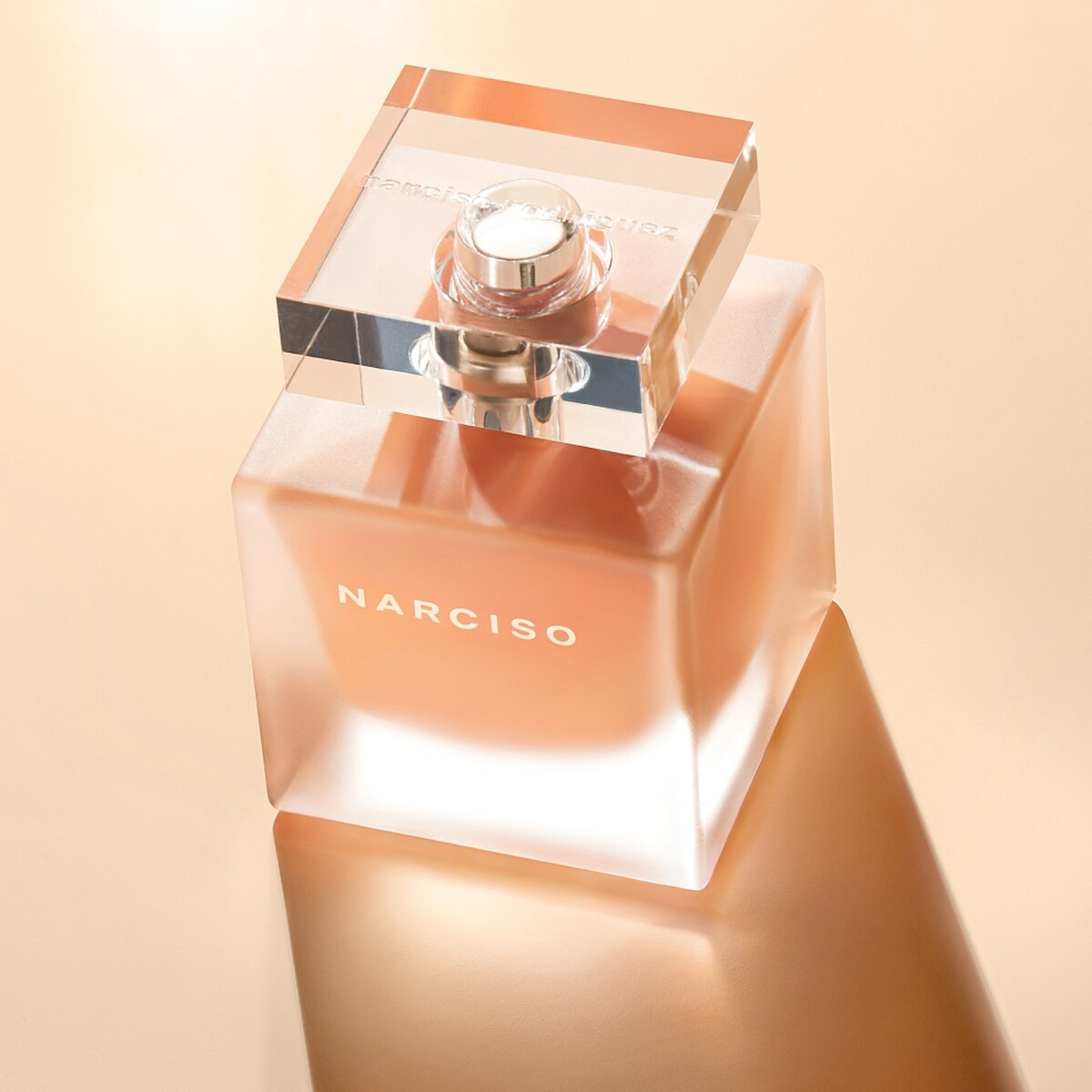 narciso rodriguez NARCISO沐橙琥珀情境圖。