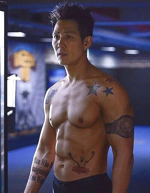 《魷魚遊戲》48歲百變戲王 李政宰 超迷人！