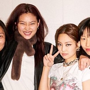 《魷魚遊戲》脫北辣妹 「姜曉」鄭好娟！原來和BLACKPINK Jennie是閨蜜！