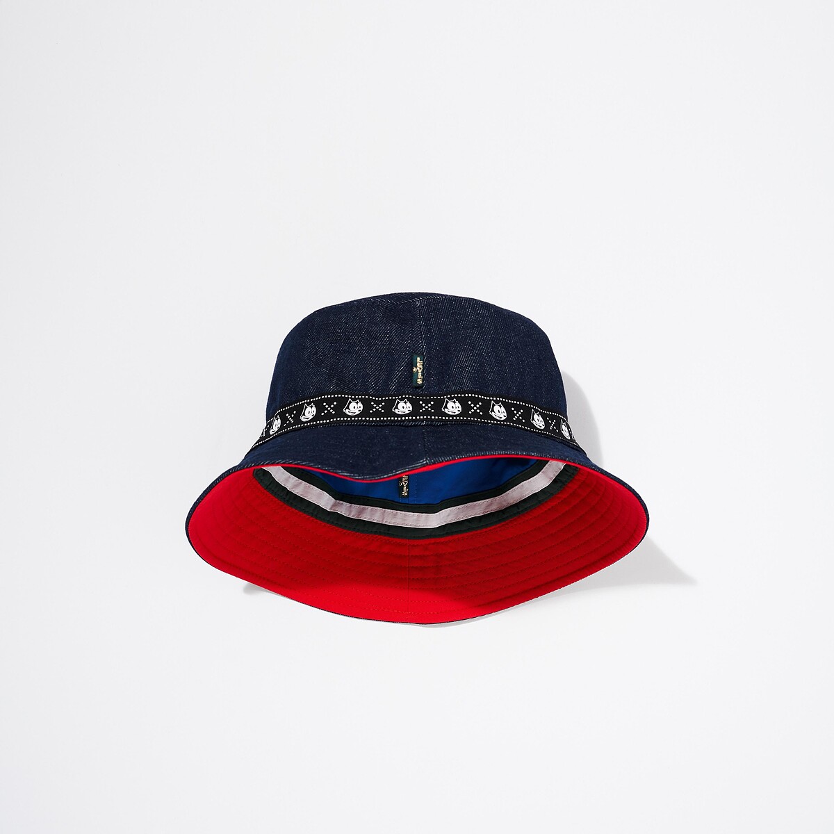 LEVI&rsquo;S x Felix the Cat 雙面穿戴漁夫帽，NT1,290。