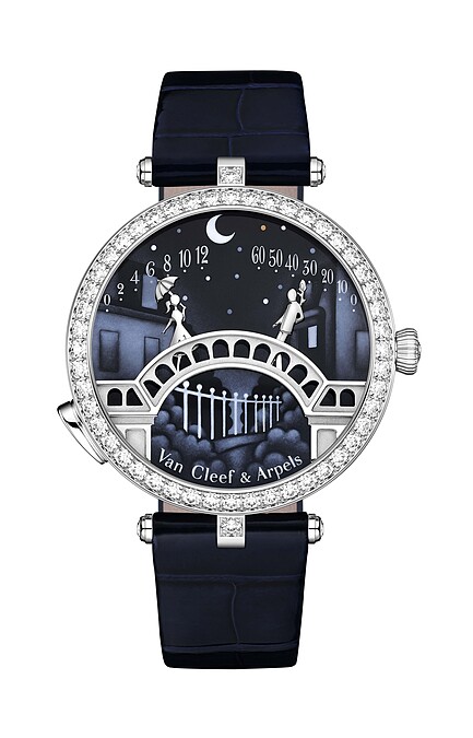 Lady Arpels Pont des Amoureux 腕錶 - 38毫米白K金錶殼，配搭白K金鑲鑽錶圈及單鑲一顆美鑽的錶冠 - 錶盤：墨彩琺瑯，綴以白K金鏤雕 - 可替換的海軍藍色亮面短吻鱷魚皮錶帶，及可替換的白K金鑲鑽針扣 - 自動上鍊機械機芯，搭載專為Van Cleef & Arpels 梵克雅寶獨家研發的逆跳及按需動畫模組，配備36小時動力儲存 - 獨立編號版本 建議售價約新台幣$3,830,000元