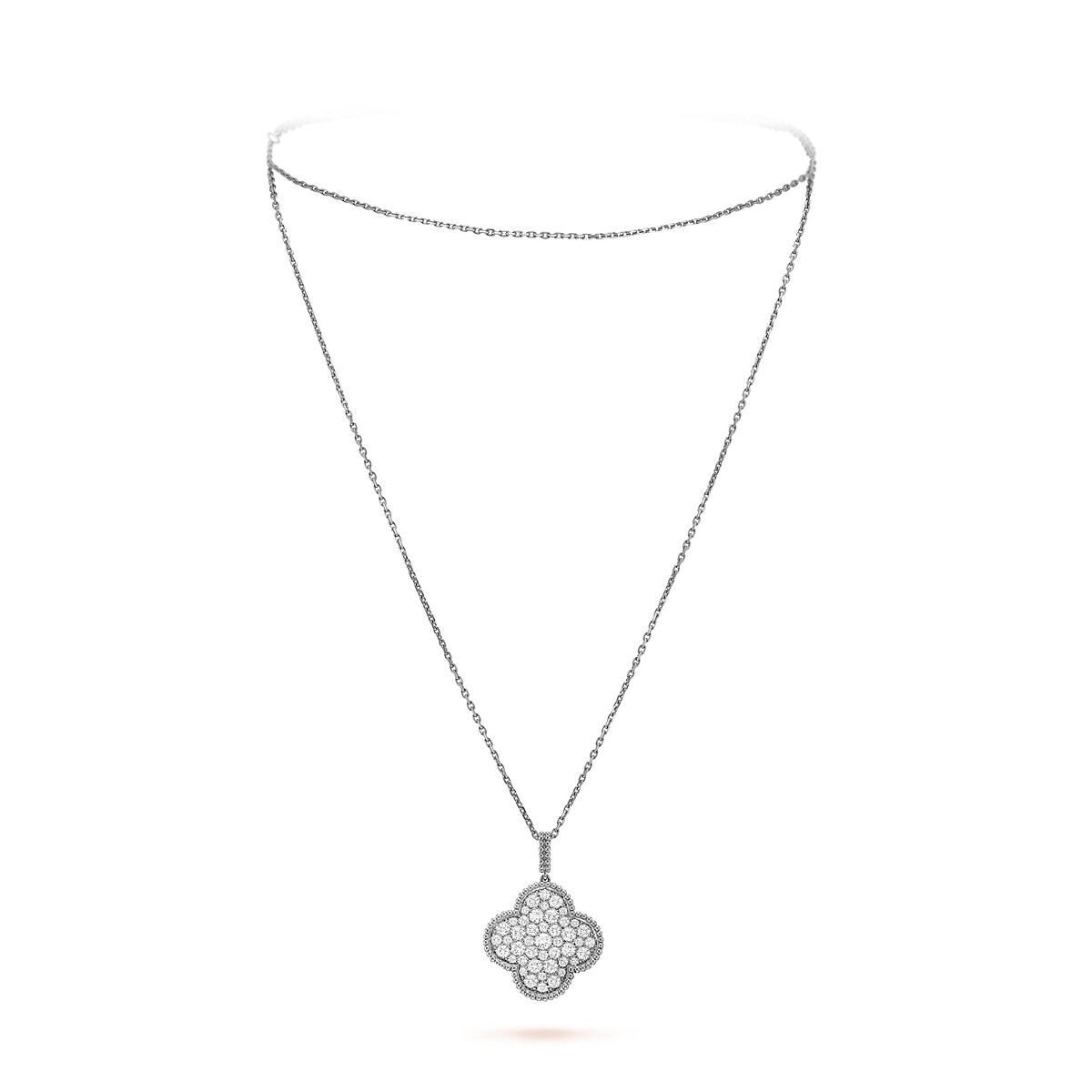 Magic Alhambra長項鍊，單墜飾，白K金，鑽石，建議售價約新台幣890,000元