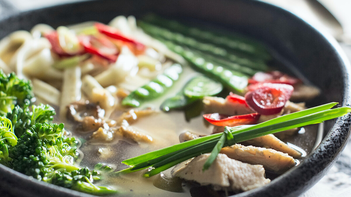 蝦仁絲瓜野菇豆腐煲/韓式牛肉海帶湯/玉米山藥枸杞排骨湯，3道入秋養瘦餐食譜來了！