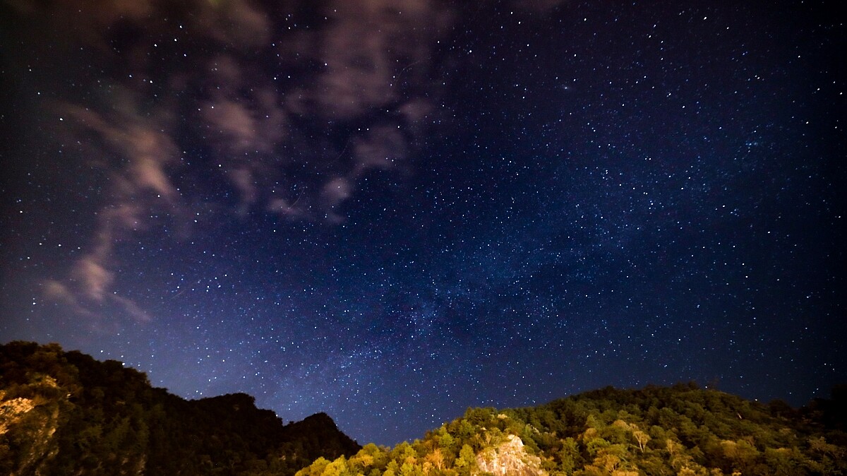 住客可散步至周遭無光害環境賞清澈星空！