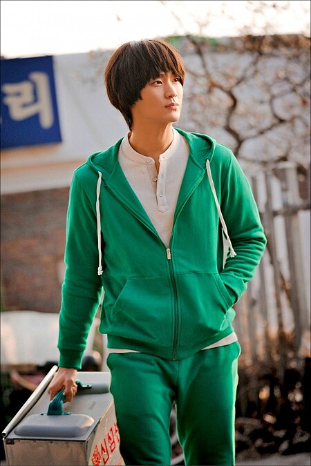 金秀賢 竟然也參加《魷魚遊戲》搶獎金？