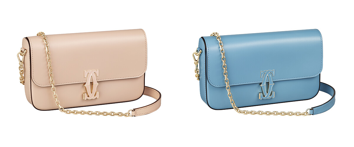 Double C de Cartier迷你款鍊帶包(米粉色小牛皮、卡布里藍色小牛皮)，參考價格約NT 82,000
