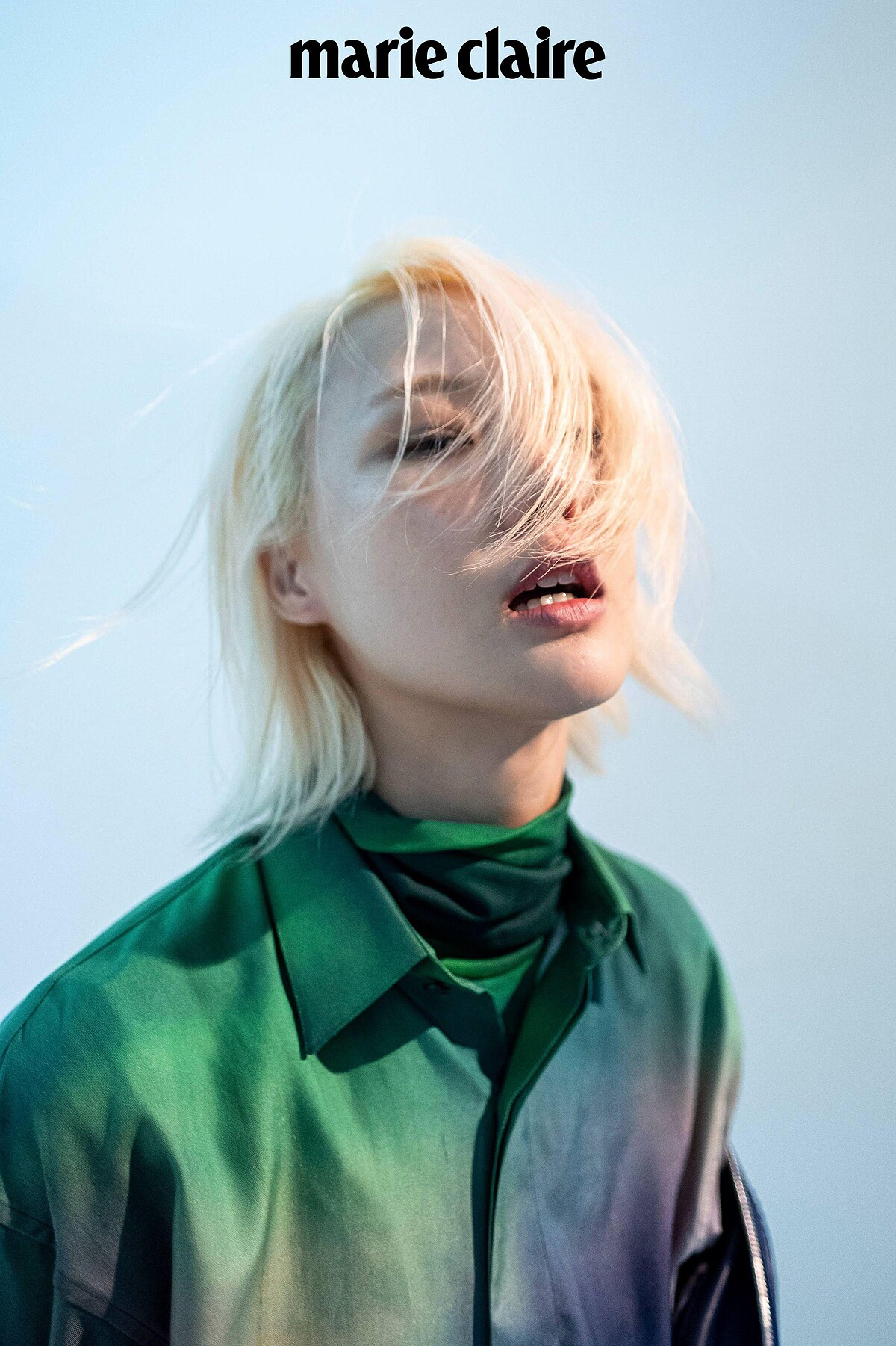 紫色渲染皮衣、綠色渲染襯衫、綠色高領上衣，all by Berluti。