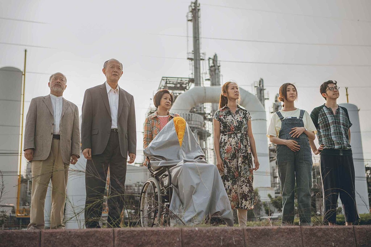 ▲（左起）班鐵翔、金士傑、楊貴媚、張詩盈、梁舒涵、竺定誼共同主演。（圖／高雄電影節提供）