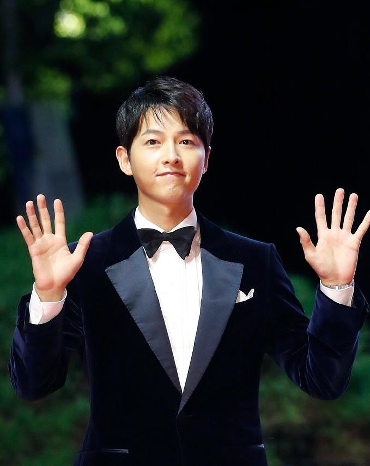 宋仲基、全余贇《文森佐》CP 釜山影展開幕式再同場！