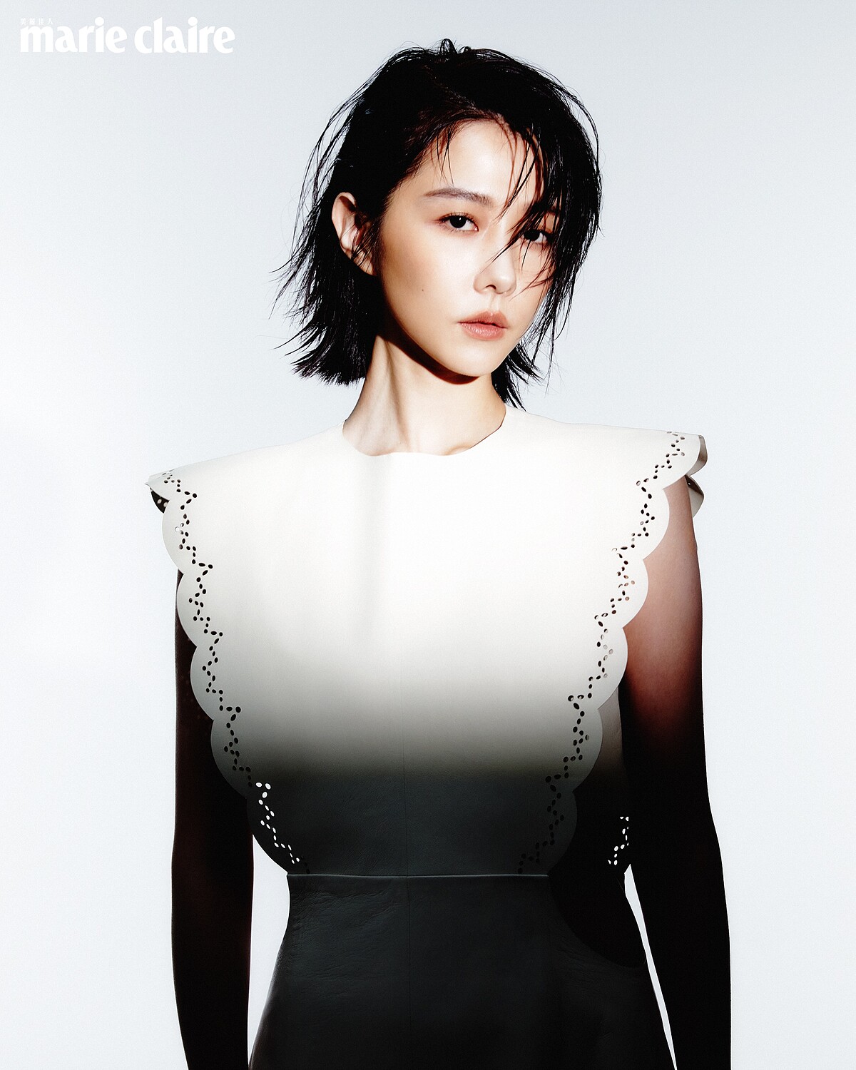 白色皮革洋裝,Chloé。