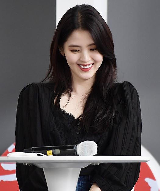 韓韶禧 自帶美圖濾鏡，出席《以吾之名》釜山影展座談