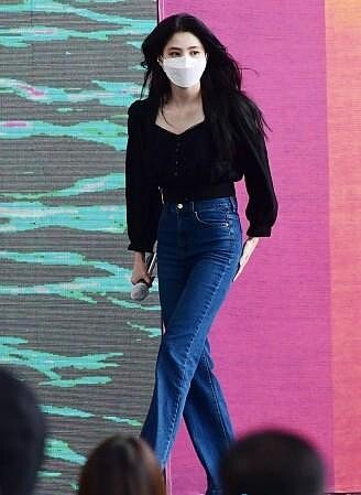 韓韶禧 自帶美圖濾鏡，出席《以吾之名》釜山影展座談