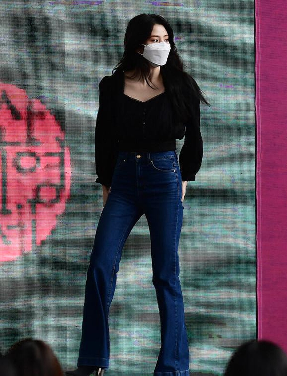 韓韶禧 自帶美圖濾鏡，出席《以吾之名》釜山影展座談