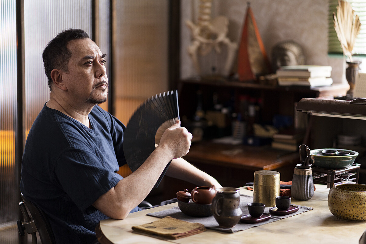 ▲黃秋生在劇中也有屬於自己的故事。（圖 / 公視提供）