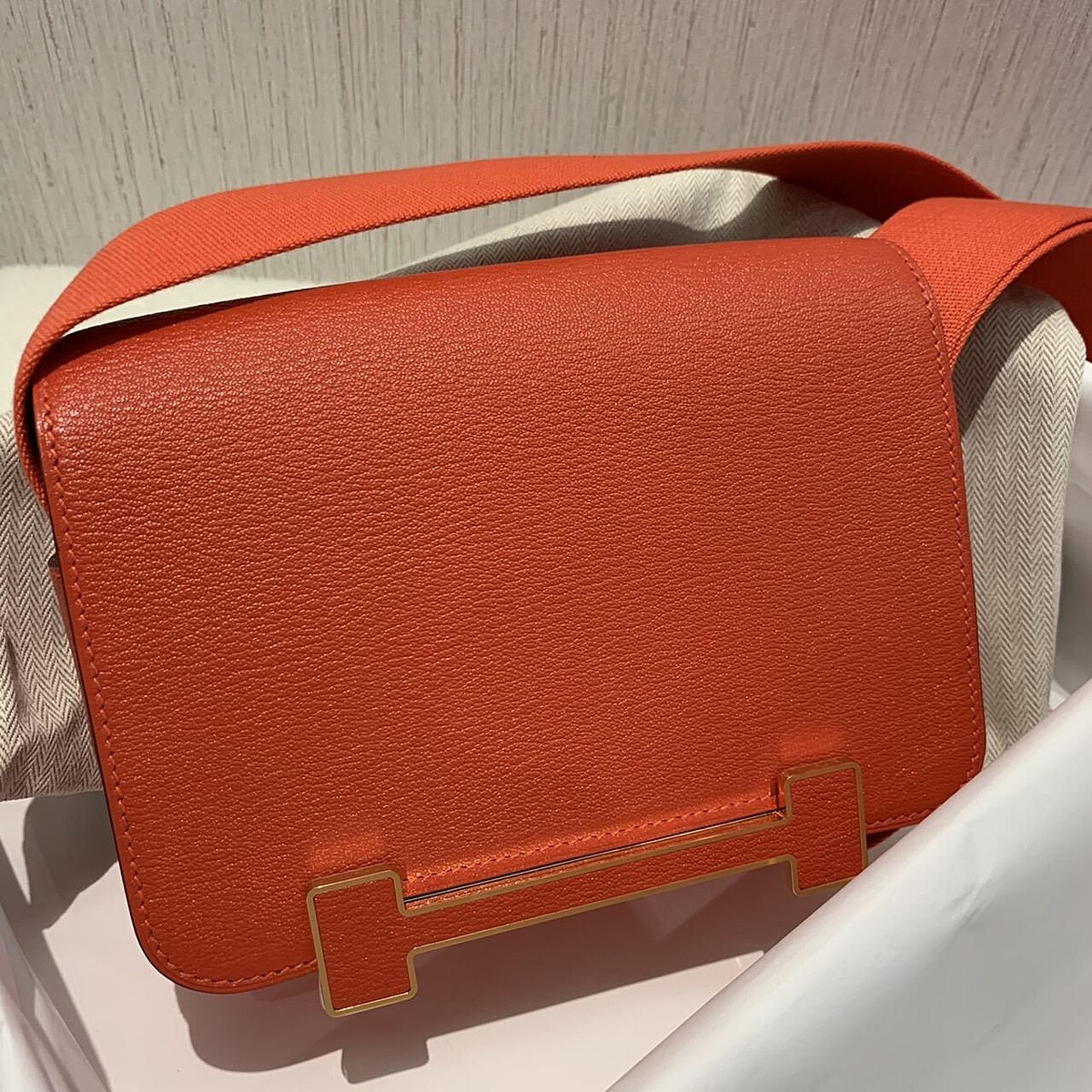 Herm&egrave;s Geta系列肩背包，NT185,200