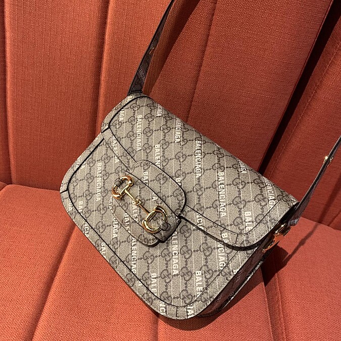 Gucci Horsebit 1955 X Balenciaga肩背包，NT91,100