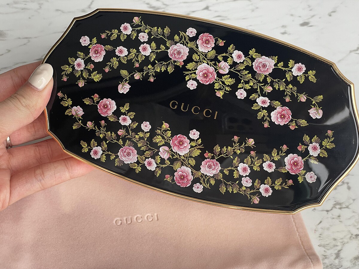 Gucci眼影盤外殼，印花細看超精緻