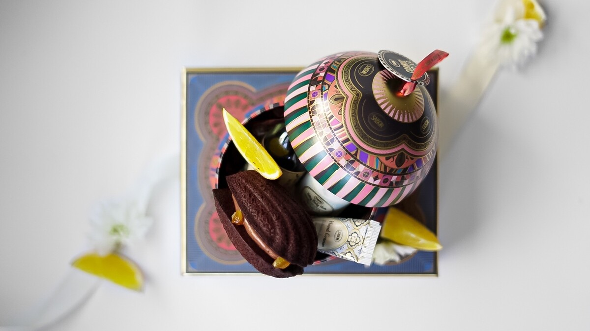 大口心心的Find Joy in Each Day肥德蓮專門店與頂級香氛品牌SABON聯名合作，獻上《SABON聖誕 流金年華 X 大口心心 肥德蓮限量組合》。