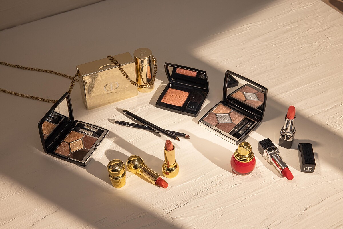DIOR迪奧藍星唇膏 金緻珠寶盒、DIOR迪奧藍星唇膏 璀璨蒙田限量版、DIOR迪奧經典五色眼影 璀璨蒙田限量版、DIOR迪奧藍星訂製腮紅盤 璀璨蒙田限量版、DIOR迪奧金燦粉霧絲絨唇膏、DIOR迪奧搶眼造型眼線筆 璀璨蒙田限量版、DIOR迪奧指甲油 璀璨蒙田限量版