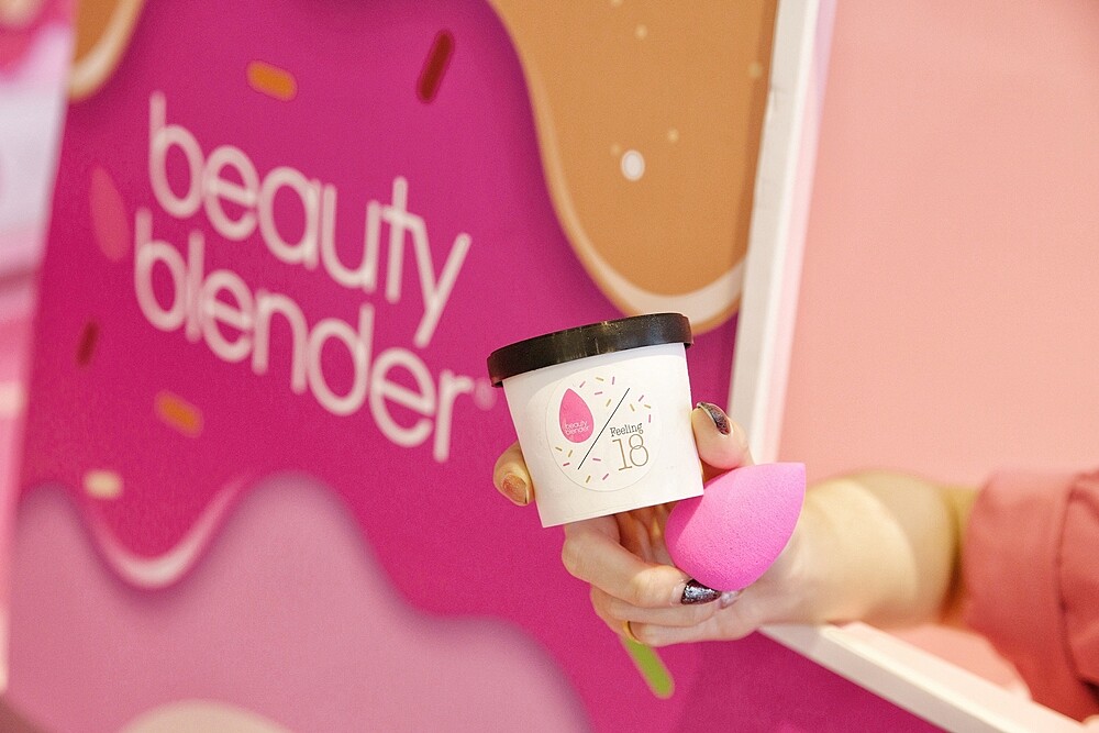 beautyblender 與南投人氣冰品Feeling18推出限量冰品。
