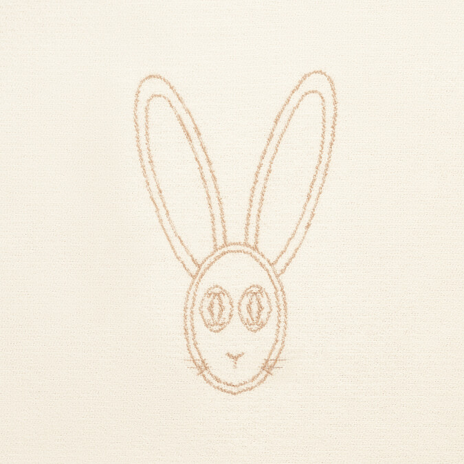 Cartier Baby米色兔子毛毯 美麗諾羊毛和喀什米爾羊毛，點綴兔子圖案。 另有粉色蝴蝶圖案及藍色熊貓圖案可供選擇。 參考價格約NT$ 27,600