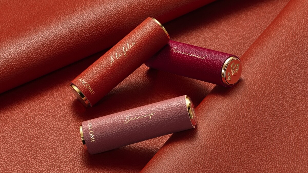 蘭蔻絕對完美唇膏2021炙熱愛戀皮革限定版情境圖。