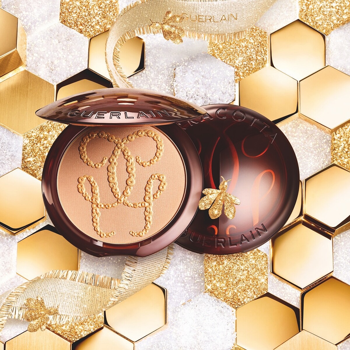 嬌蘭2021聖誕彩妝提洛可焦糖光影修容盤鎏金版，NT2,100