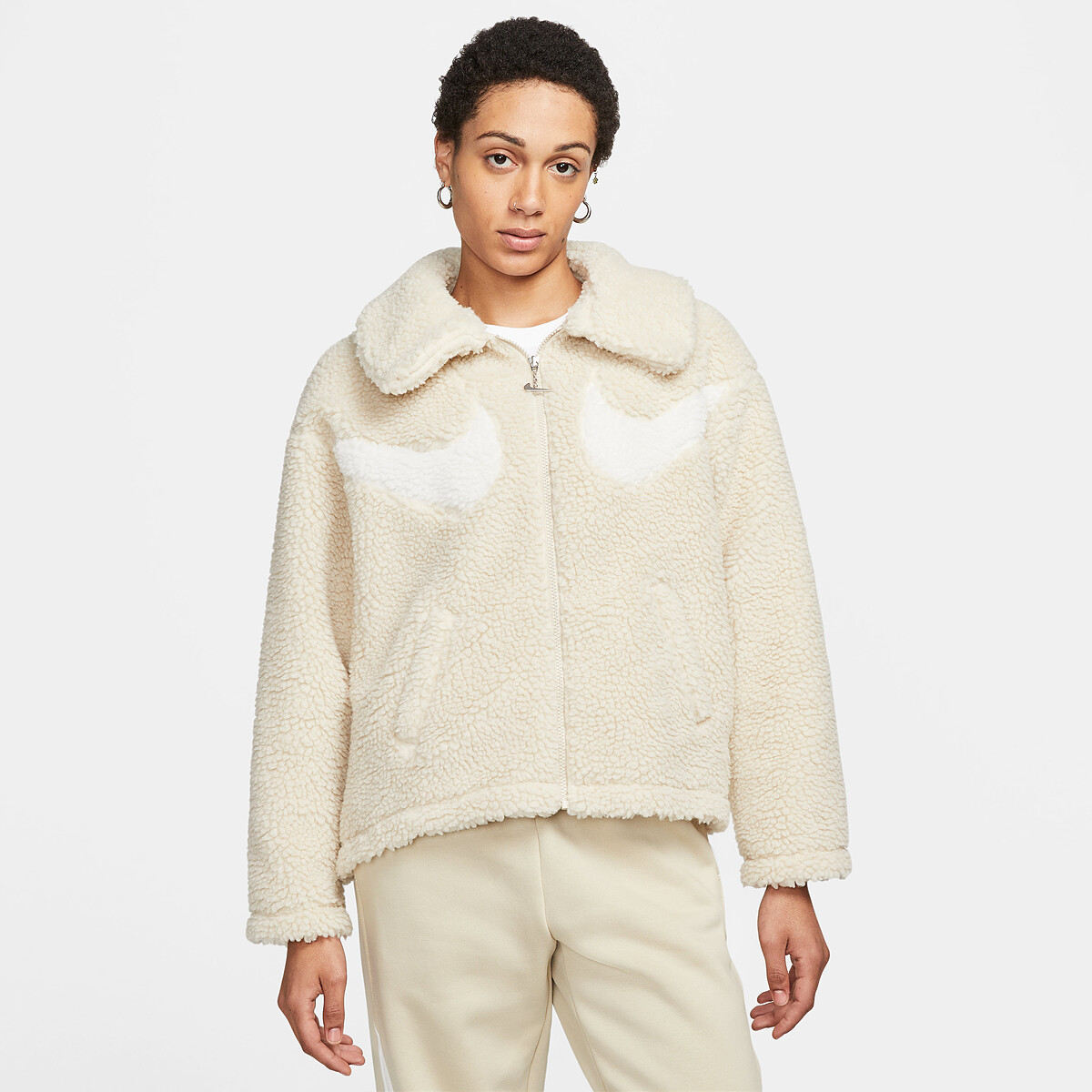 Nike SWOOSH女子羊羔絨外套，NT4,032