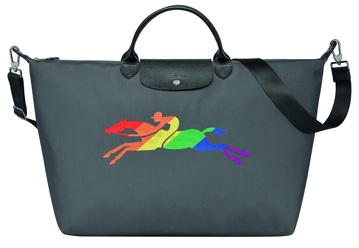 Longchamp Le Pliage Rainbow旅行袋,售價NT$10,000