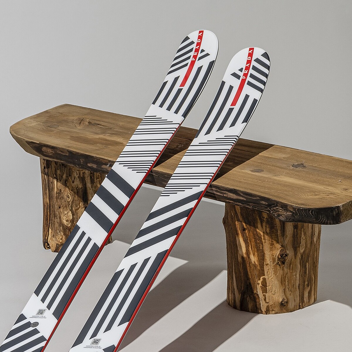 Prada Linea Rossa Prodigy 3.0滑雪雙版，NT120,000