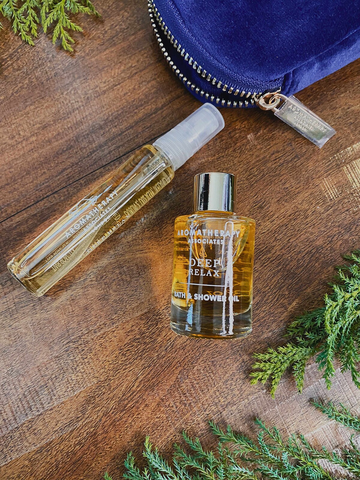 內含:晚間舒緩噴霧10ml、晚間舒緩沐浴油 9ml