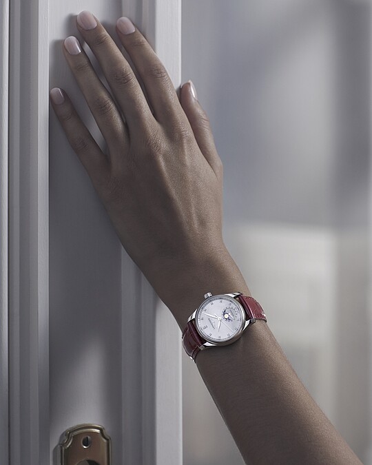 Longines 浪琴表 Master 巨擘系列珍珠母貝面盤月相女士腕錶(L2.409.4.87 (2)