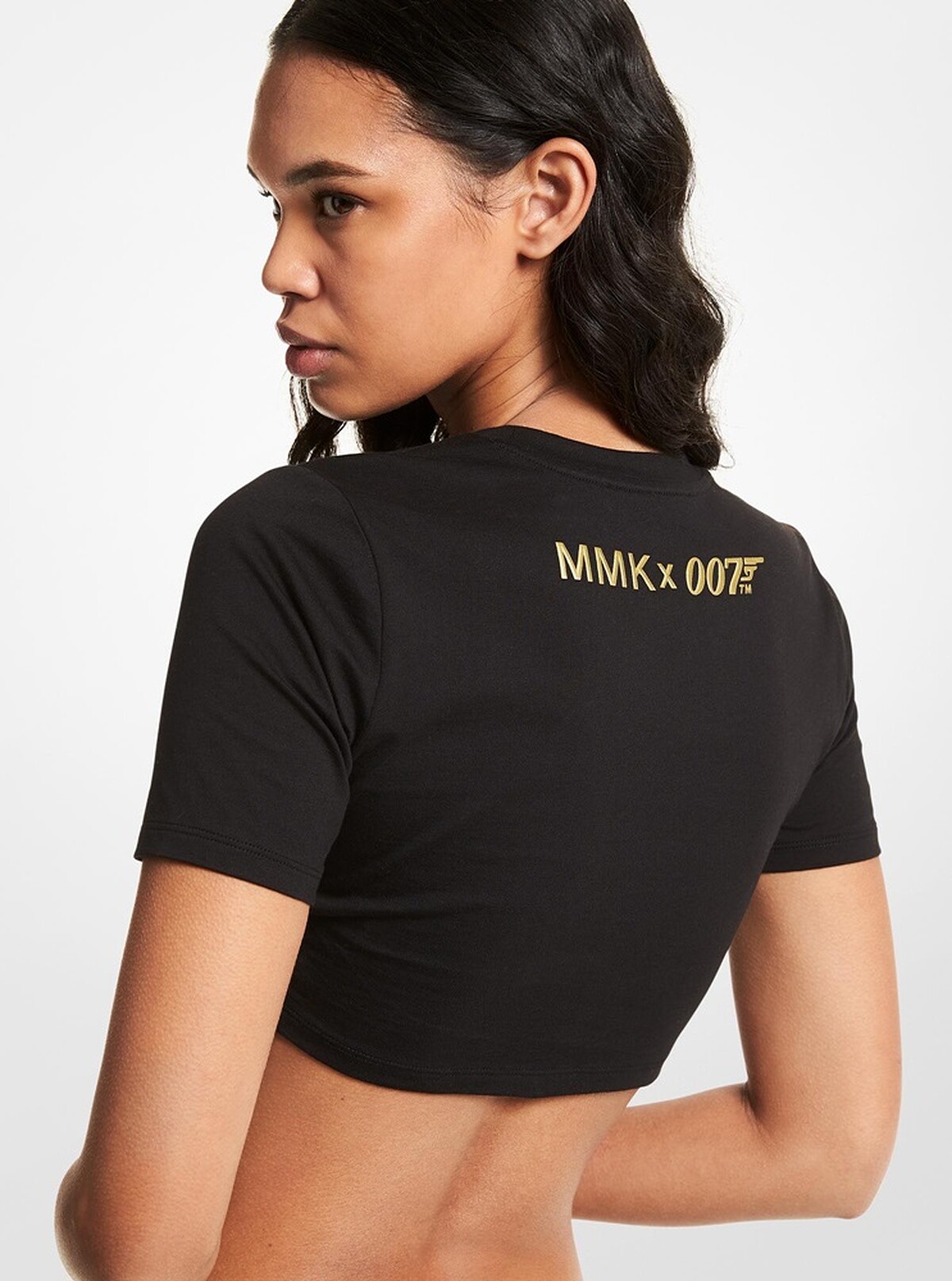 黑色短版 T-shirt，NT3,500 