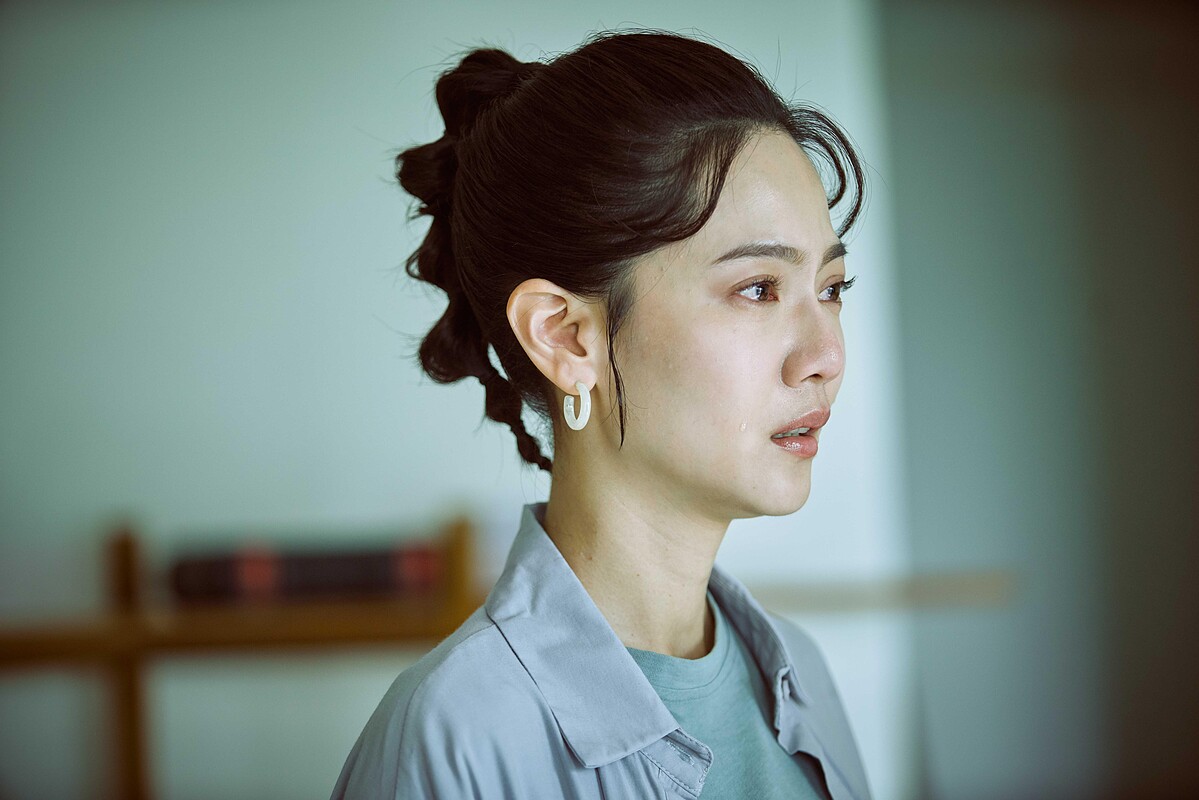 《無神之地不下雨》曾之喬飾演凡人女孩「謝天娣」意外看見自己即將死去的時光倒影