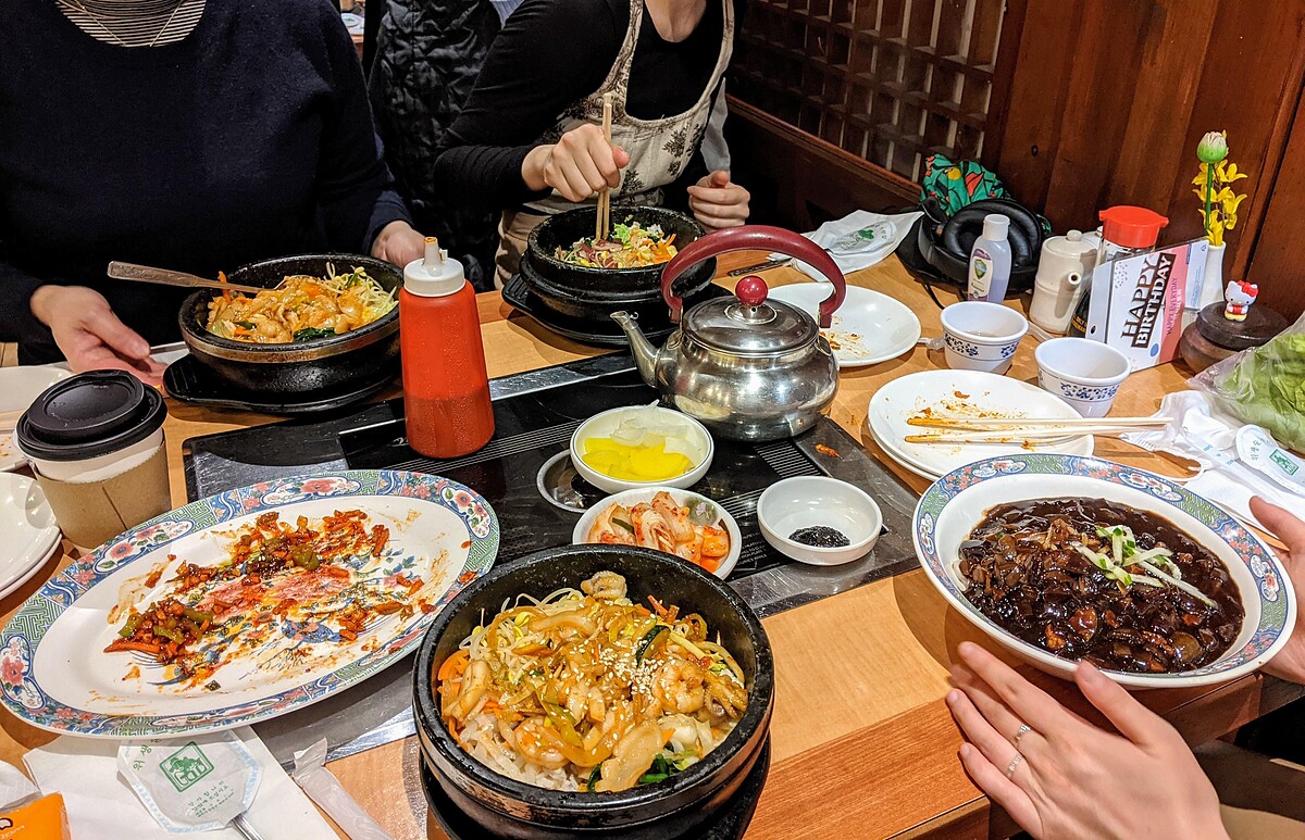 吃完的那盤是糖醋炸雞XD。